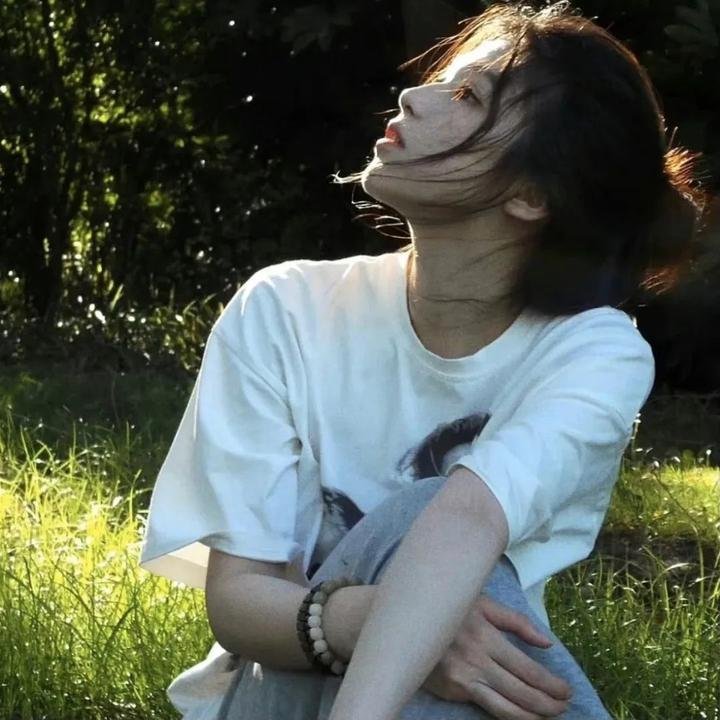 女大学生